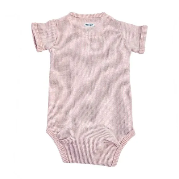 De Lodger Ciumbelle Overslagromper Cloud Dancer Mt. 62 is een praktisch rompertje voor pasgeboren baby's door de handige overslag. ✓Laagste Prijsgarantie