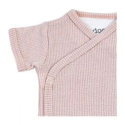 De Lodger Ciumbelle Overslagromper Cloud Dancer Mt. 62 is een praktisch rompertje voor pasgeboren baby's door de handige overslag. ✓Laagste Prijsgarantie