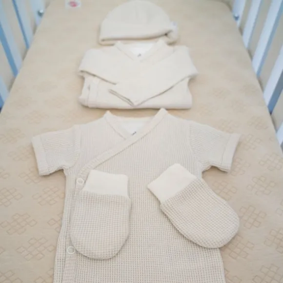 De Lodger Ciumbelle Overslagromper Cloud Dancer Mt. 62 is een praktisch rompertje voor pasgeboren baby's door de handige overslag. ✓Laagste Prijsgarantie
