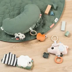 Done By Deer Activiteitenkussen - Tiny Farm - Green