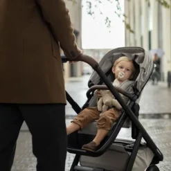 Dubatti One E6 Kinderwagen Dark Brown / Walnut Brown | Dubatti by Römer Autostoeltje Babysafe Pro | Vario Base 5Z