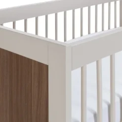 Europe Baby Vittoria III Babybed - Cashmere / Walnut - 70 x 140 cm