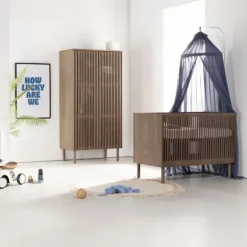 Kidsmill Dai Babykamer Walnoot | Ledikant 120 x 60 cm + Commode