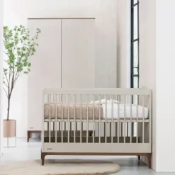 Kidsmill Intense Babykamer Oatmeal/Walnoot | Ledikant 60 x 120 cm + Commode