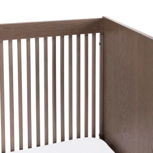 Kidsmill Levi Babykamer Incl. Rechte Potenset Walnoot | Ledikant 60 x 120 cm + Commode