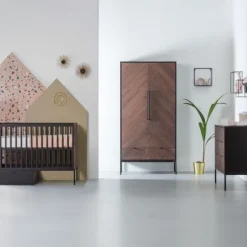 Kidsmill Vince Babykamer Black / Walnut | Bed 60 x 120 cm + Commode Breed