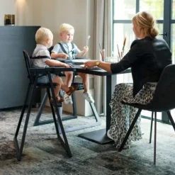Puck Plain Kinderstoel Zwart