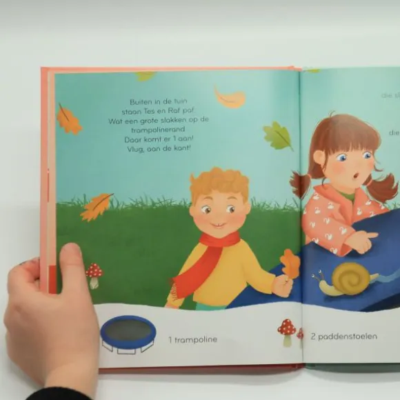 Tes & Raf Kinderboek - Feest in 'Het Poppenhuis'